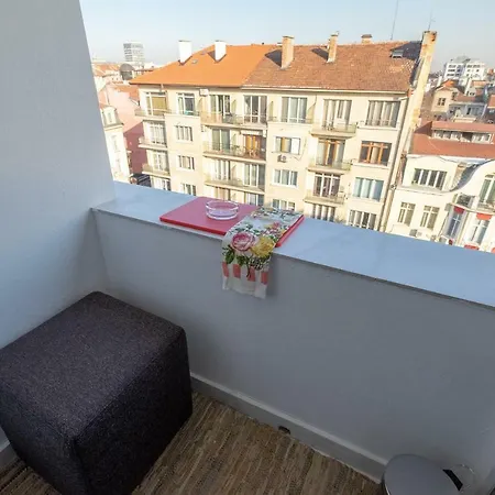 Vitosha Blvd Luxury 2-Bedroom, 2-Bathroom With Balcony Apartmán