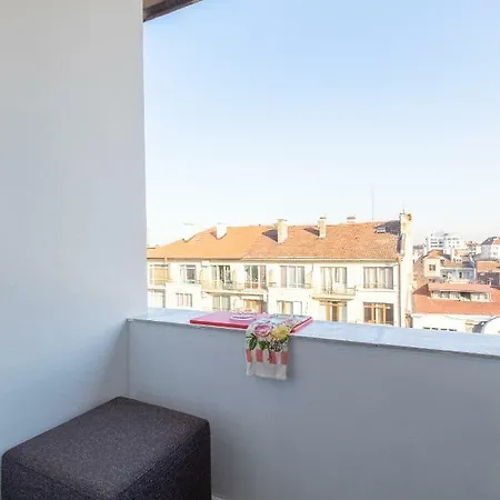 Vitosha Blvd Luxury 2-Bedroom, 2-Bathroom With Balcony *