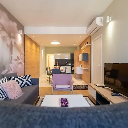 Apartmán Vitosha Blvd Luxury 2-Bedroom, 2-Bathroom With Balcony