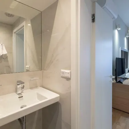 Vitosha Blvd Luxury 2-Bedroom, 2-Bathroom With Balcony Apartmán