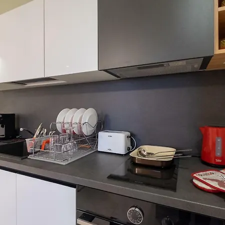 Vitosha Blvd Luxury 2-Bedroom, 2-Bathroom With Balcony Apartmán Sofie