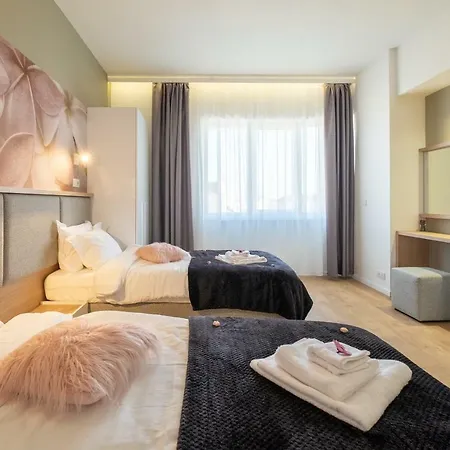 Vitosha Blvd Luxury 2-Bedroom, 2-Bathroom With Balcony Apartmán