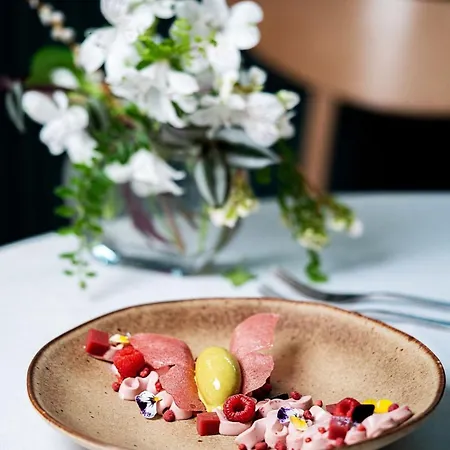 Vitosha Blvd Luxury 2-bedroom, 2-bathroom With Balcony Szófia