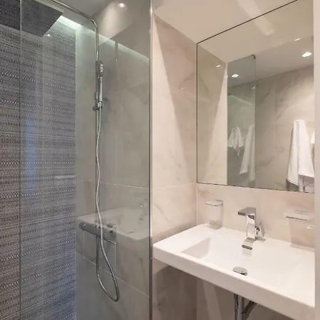 Vitosha Blvd Luxury 2-bedroom, 2-bathroom With Balcony Szófia