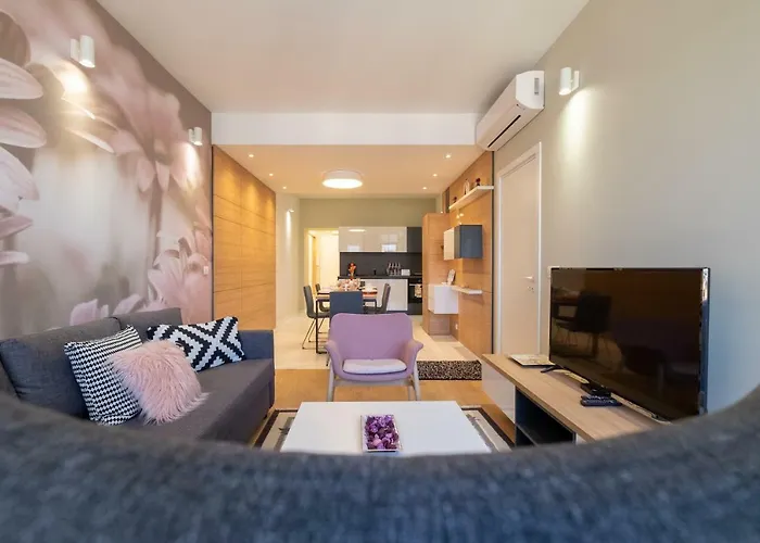 Apartamento Vitosha Blvd Luxury 2-bedroom, 2-bathroom With Balcony