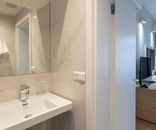 Vitosha Blvd Luxury 2-bedroom, 2-bathroom With Balcony Apartamento