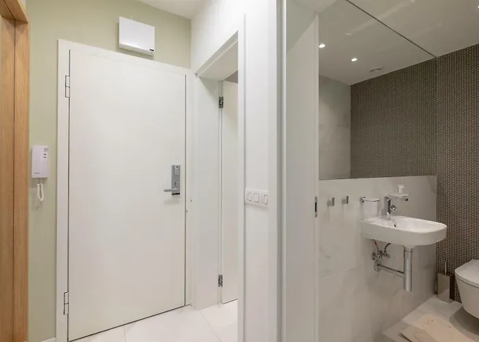 Vitosha Blvd Luxury 2-bedroom, 2-bathroom With Balcony Apartamento Sofía